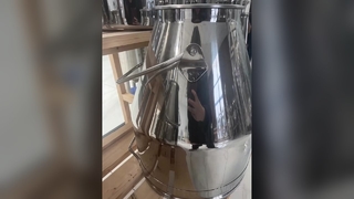 أعرض لك دلو آلة الحلب المصنوعة من الفولاذ المقاوم للصدأ OEM