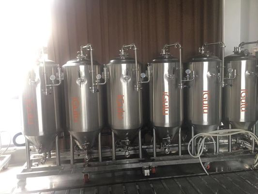 سعر جيد 316L Stainless Steel Beer Fermenter , Ss Brewing Conical Fermenter With Jacket الانترنت